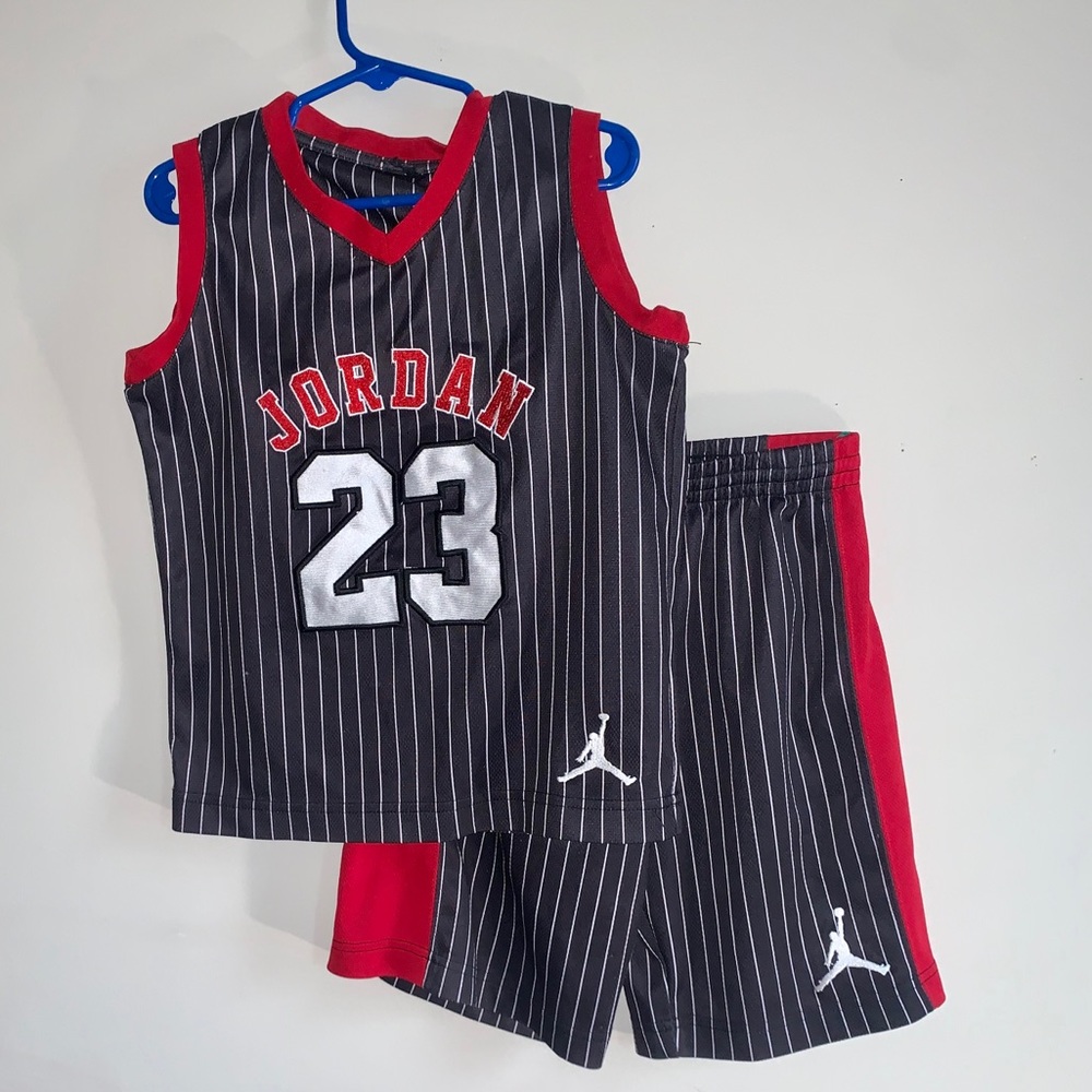 2pc Boys Jordan basketball set